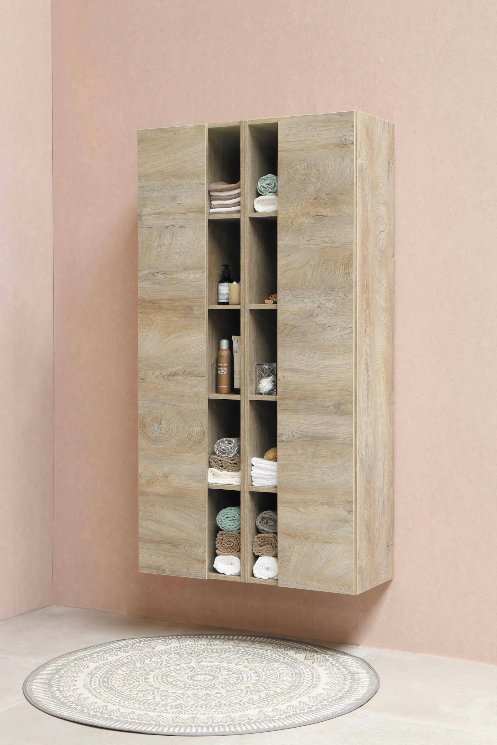 Feature colour wall with fitted woodwork