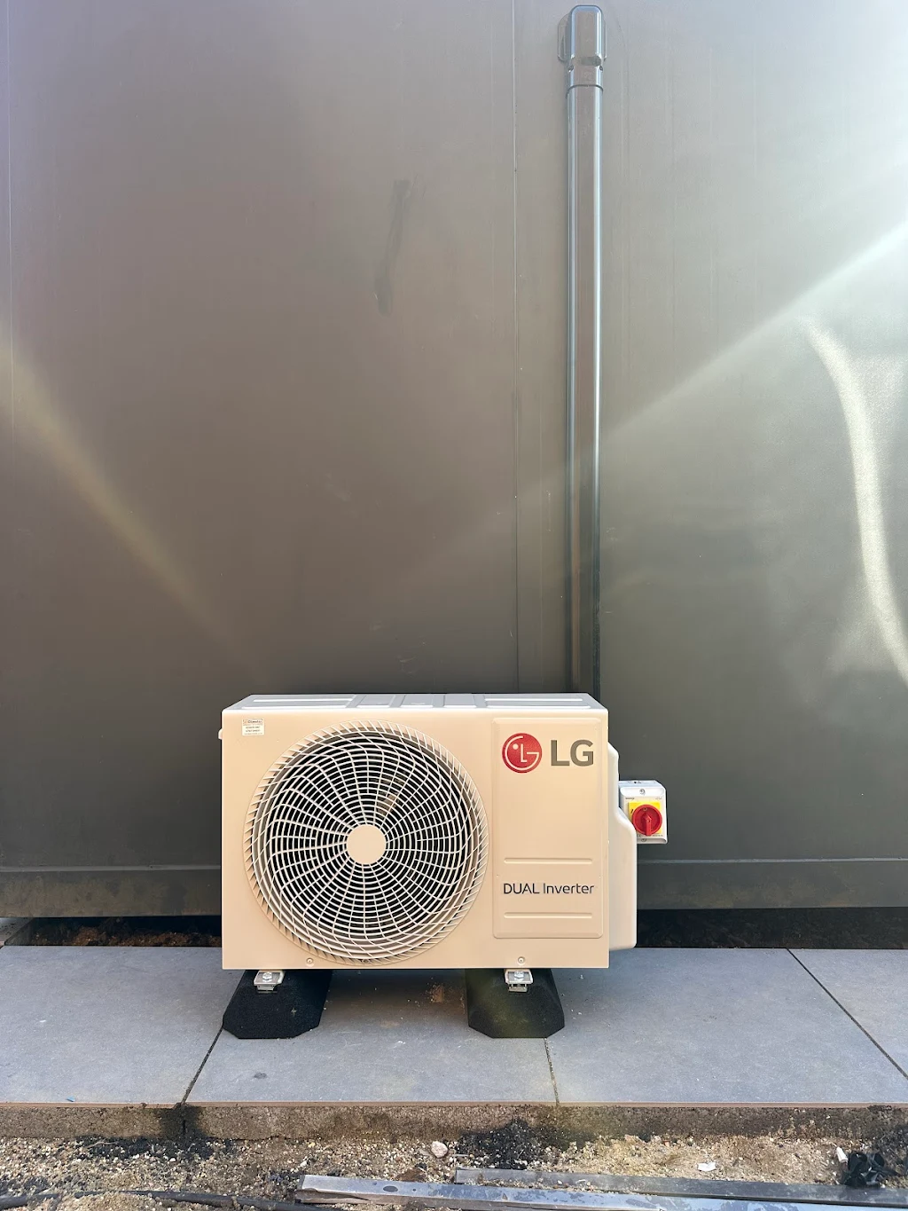 Commercial air conditioning installation