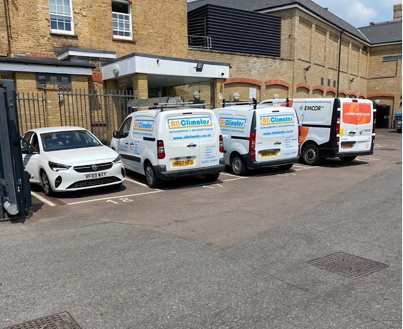 Refrigeration unit servicing
