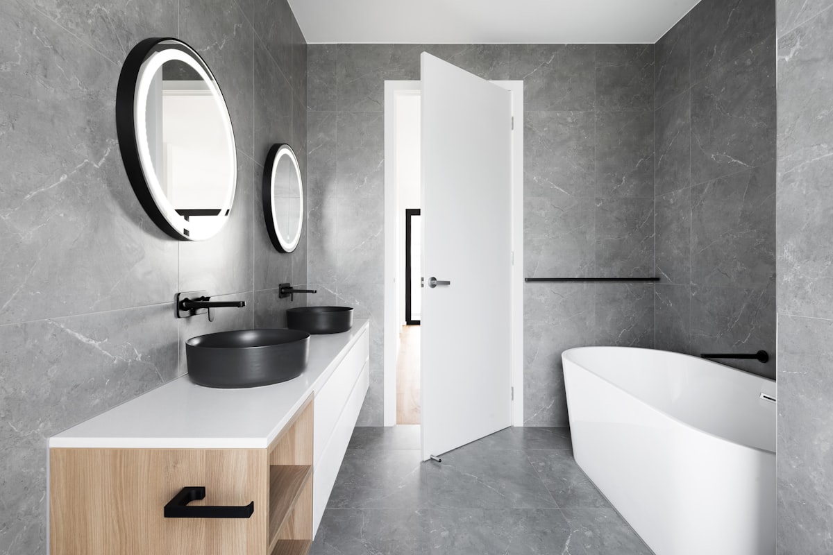 Contemporary family bathroom