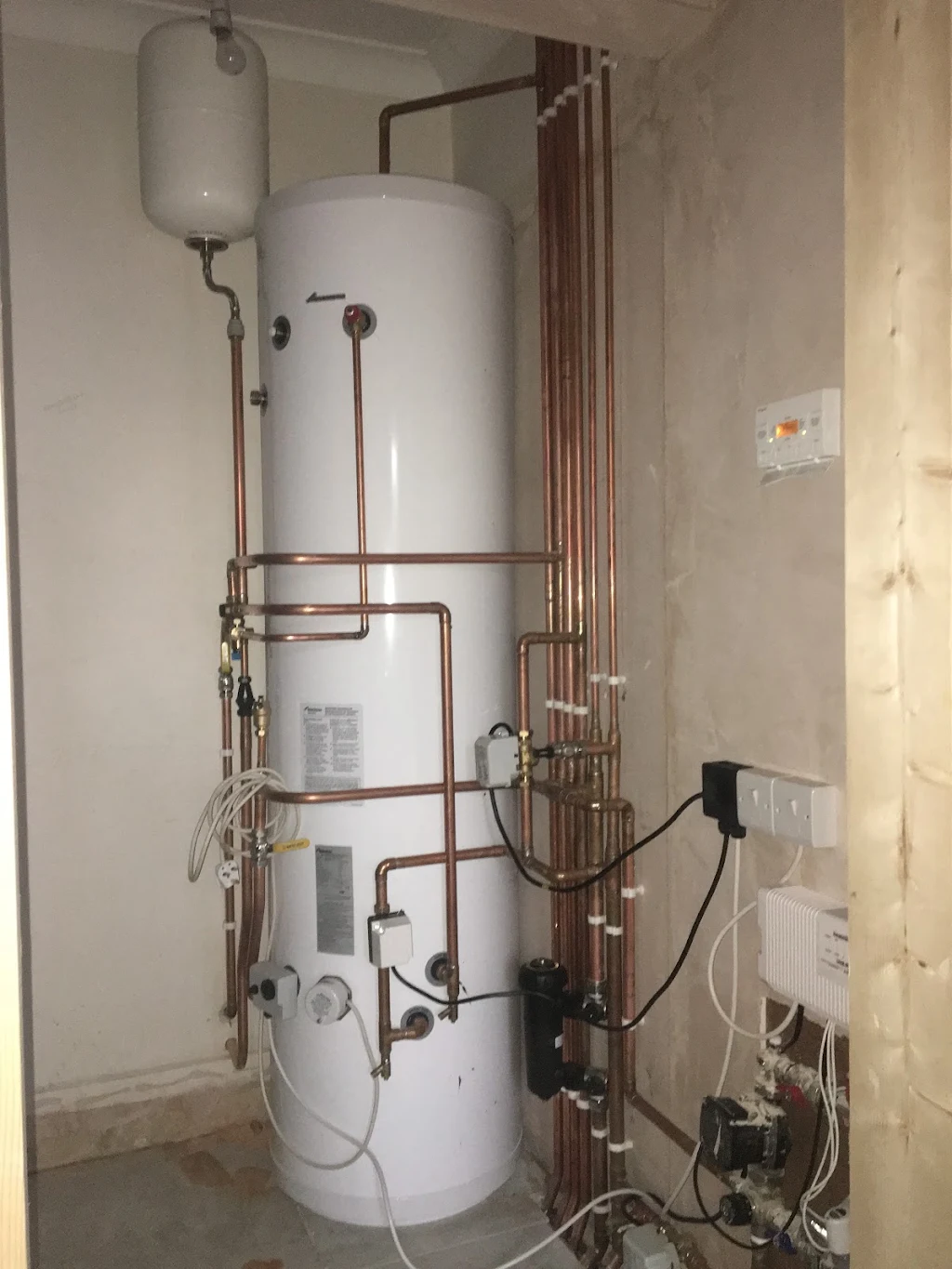 Unvented hot water cylinder installation